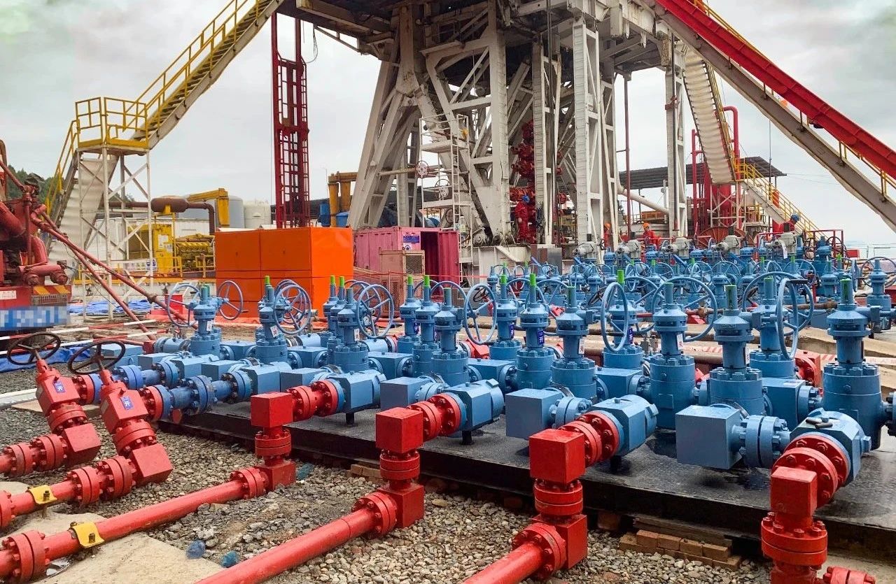 国内首台套 冰球突破mg全自动碳纤维检测 设备成功交付(图3)