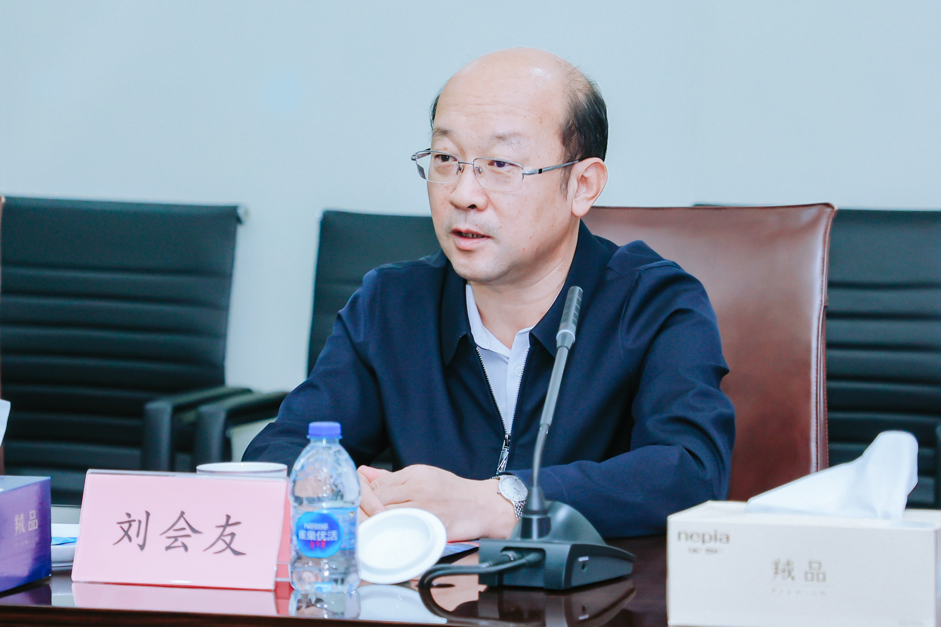 中国石化领导刘会友、张建阔一行莅临冰球突破mg参观考察(图4)