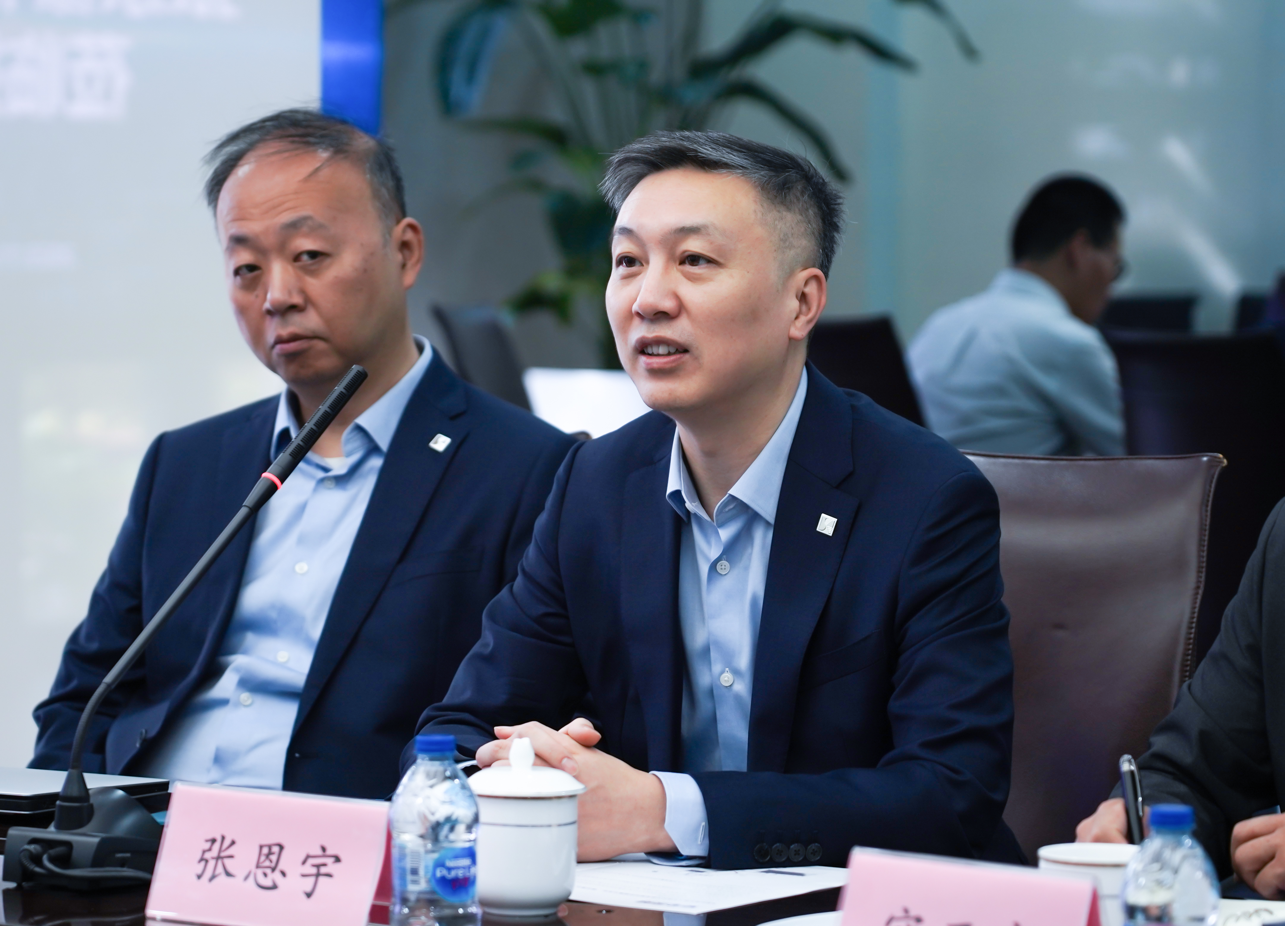 中石化胜利石油工程公司张宗檩书记一行莅临冰球突破mg参观交流(图5)