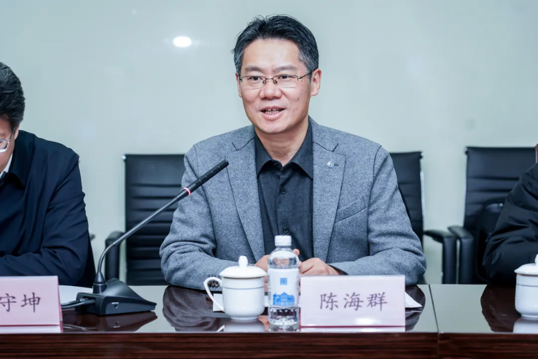 常州大学徐守坤书记、陈海群校长一行莅临冰球突破mg参观考察(图4)