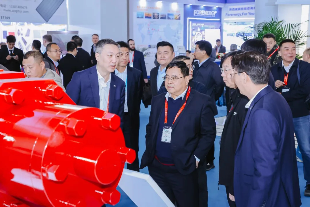 AI赋能、绿色未来｜冰球突破mg盛装亮相北京cippe石油展(图9)