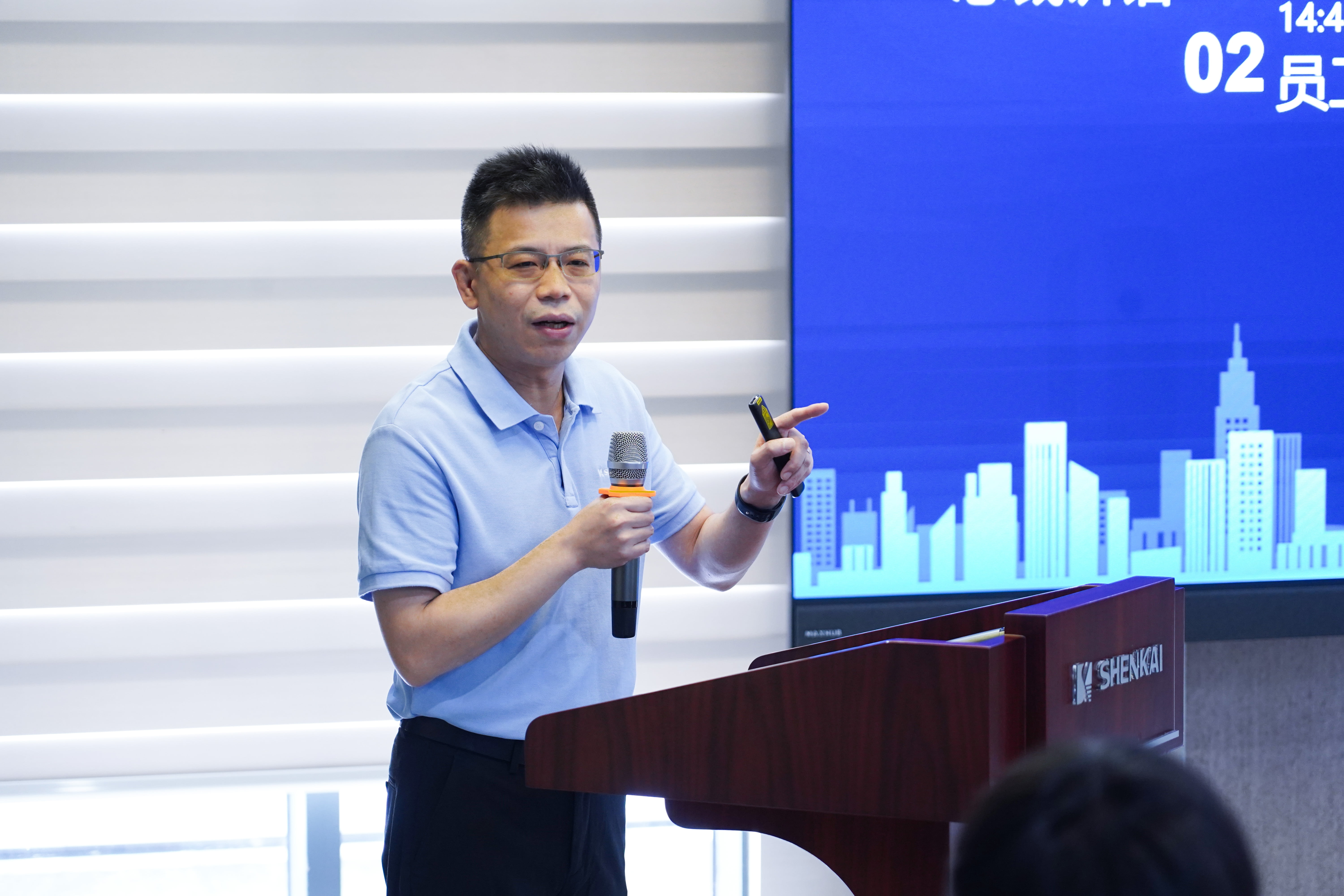 青春不负星光路，蓝天展翅正当时 | 冰球突破mg“青蓝同行，共创征途”青年员工主题交流分享会成功举办(图5)